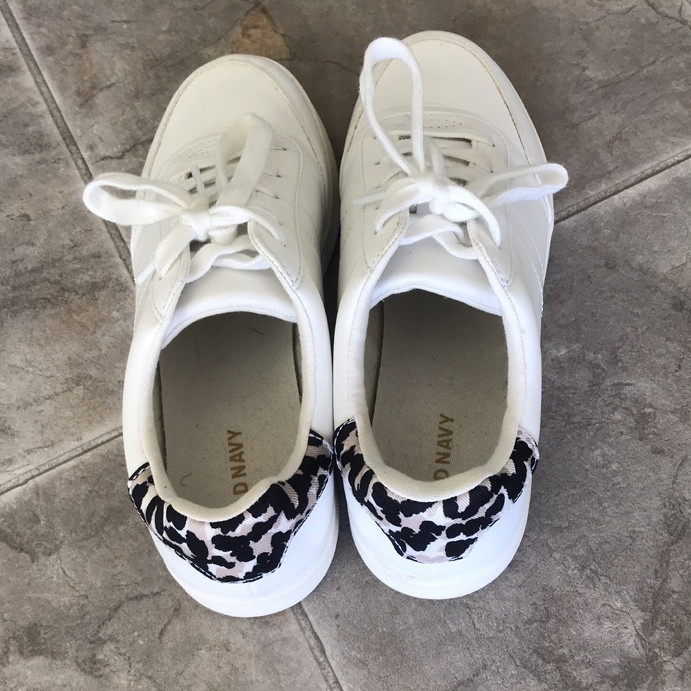 White with Cheetah Print sneakers size 7 women’s Old Navy